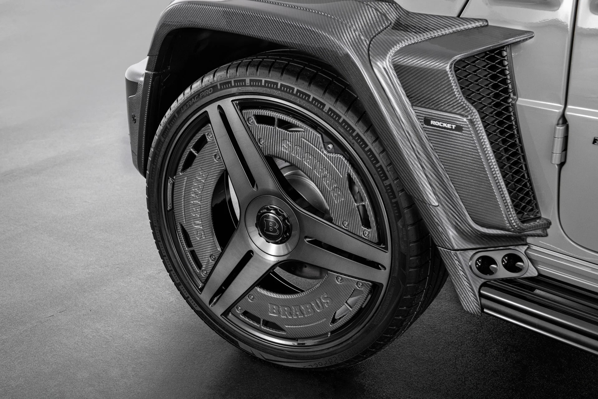 Brabus 900 Rocket Edition (18)